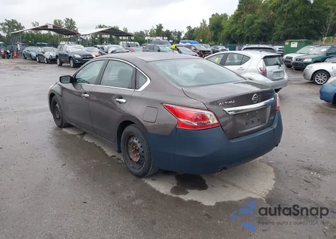 2013 Nissan Altima 2.5 S z USA, uszkodzony, nr VIN 1N4AL3AP9DC916646